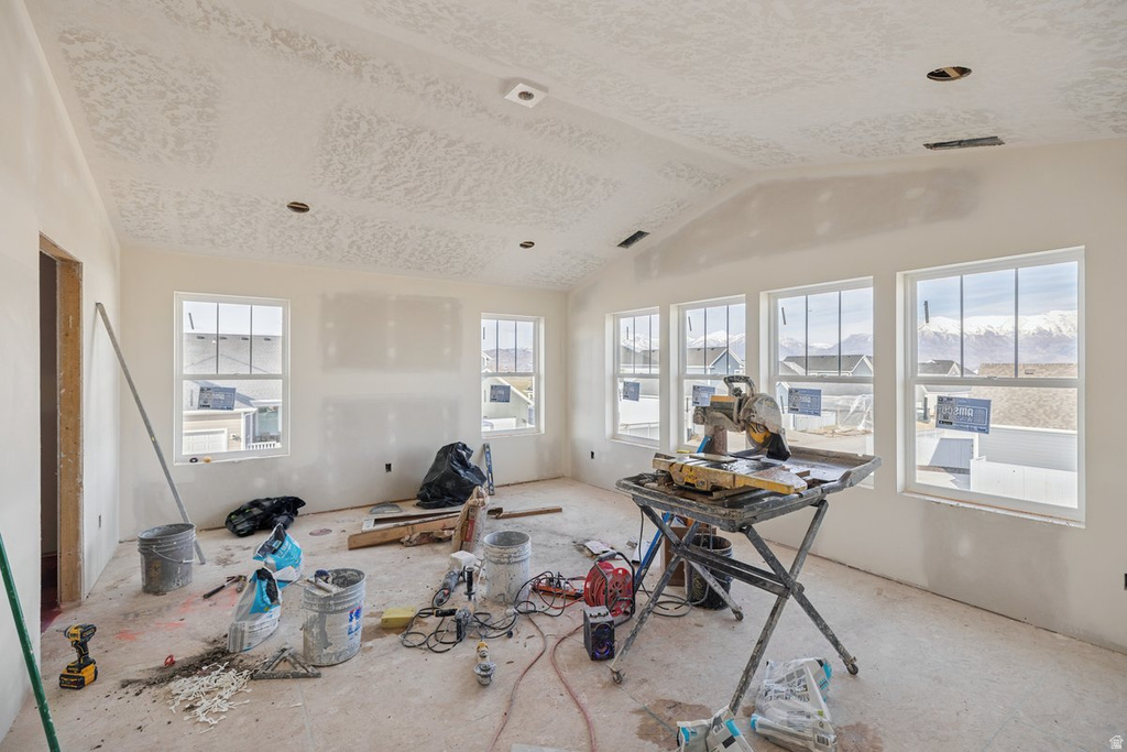 822 W CAROLINE DR #214 Saratoga Springs, UT 84045