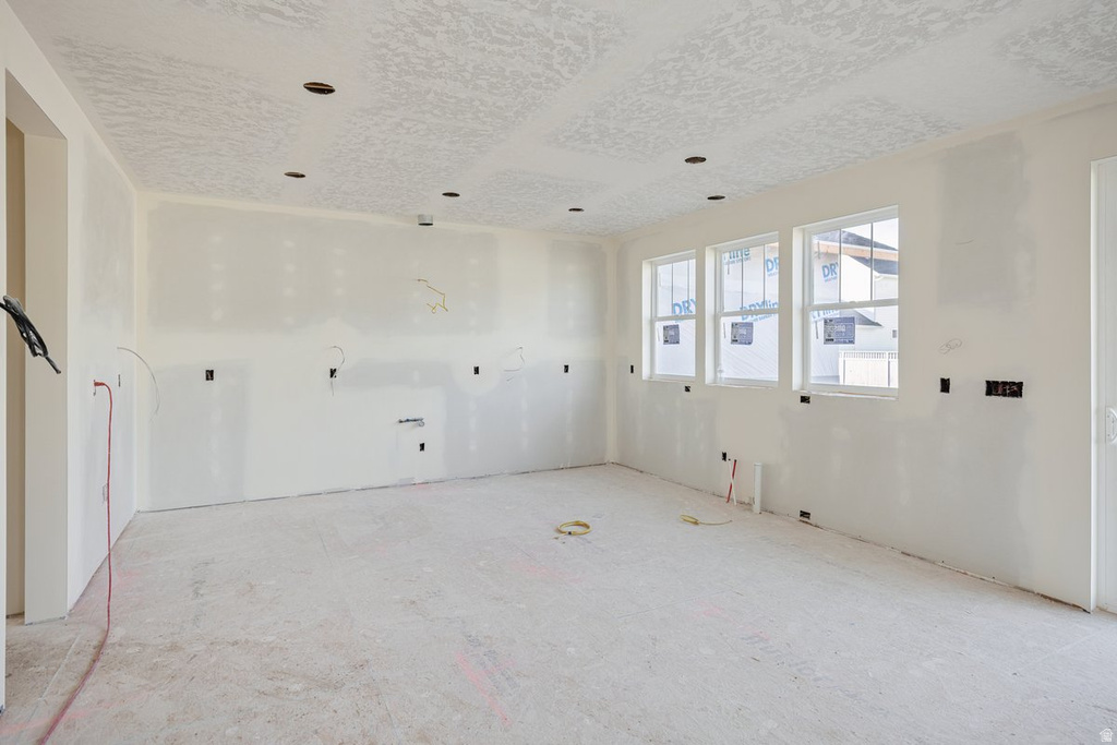 822 W CAROLINE DR #214 Saratoga Springs, UT 84045