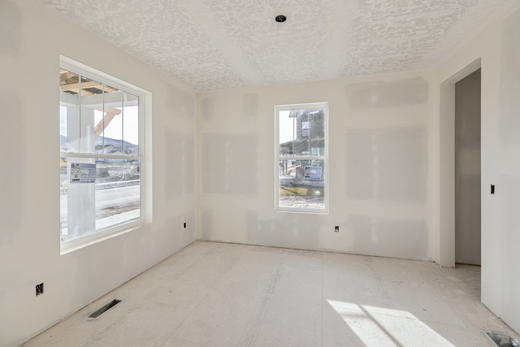 822 W CAROLINE DR #214 Saratoga Springs, UT 84045