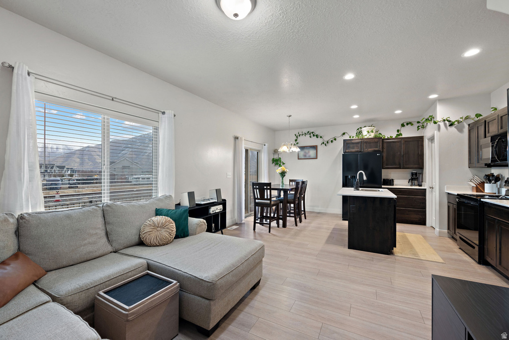 768 N OLD FORT DR Spanish Fork, UT 84660