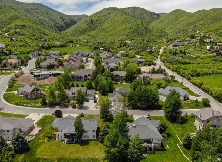 335 N ALPENHOF CIR Midway, UT 84049