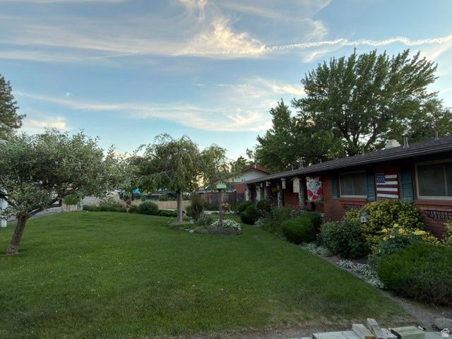 2550 S PEACH E ST photo 3