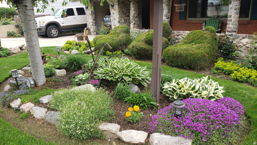 2550 S PEACH ST Perry, UT 84302