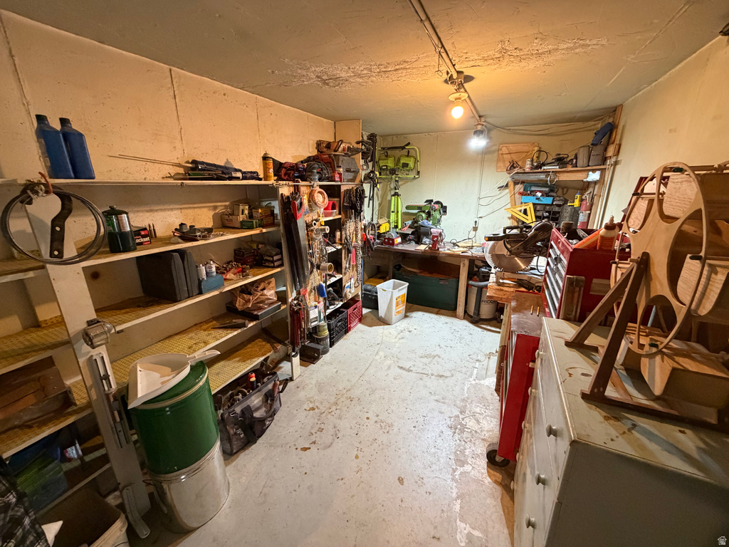 2550 S PEACH ST Perry, UT 84302