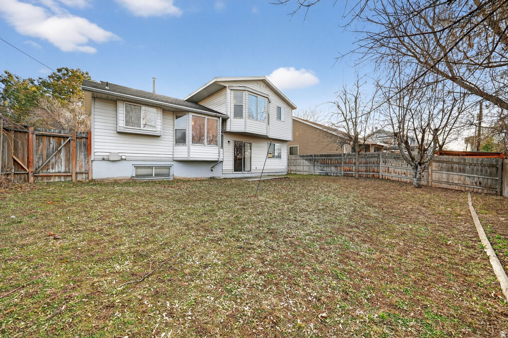 1561 E AMBLEWOOD LN Millcreek, UT 84124