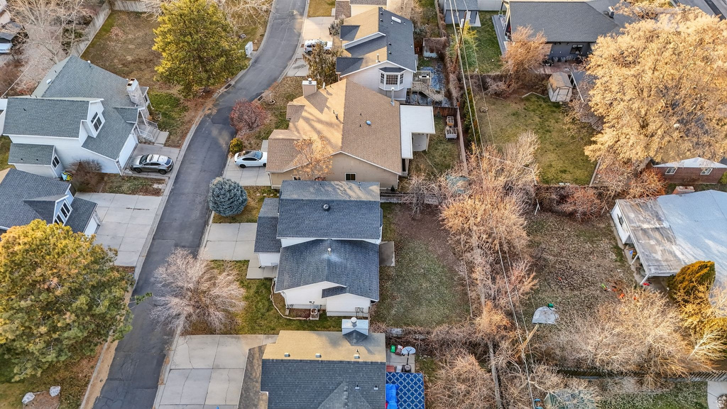 1561 E AMBLEWOOD LN Millcreek, UT 84124