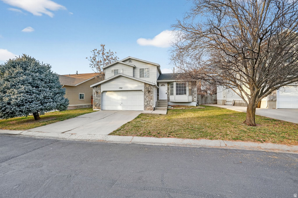 1561 E AMBLEWOOD LN Millcreek, UT 84124