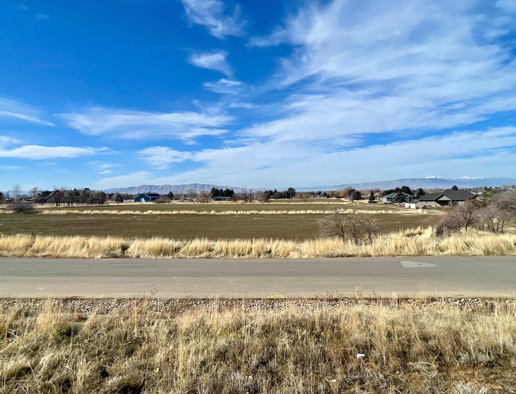 2056 E MAPLE HILLS LN Mapleton, UT 84664