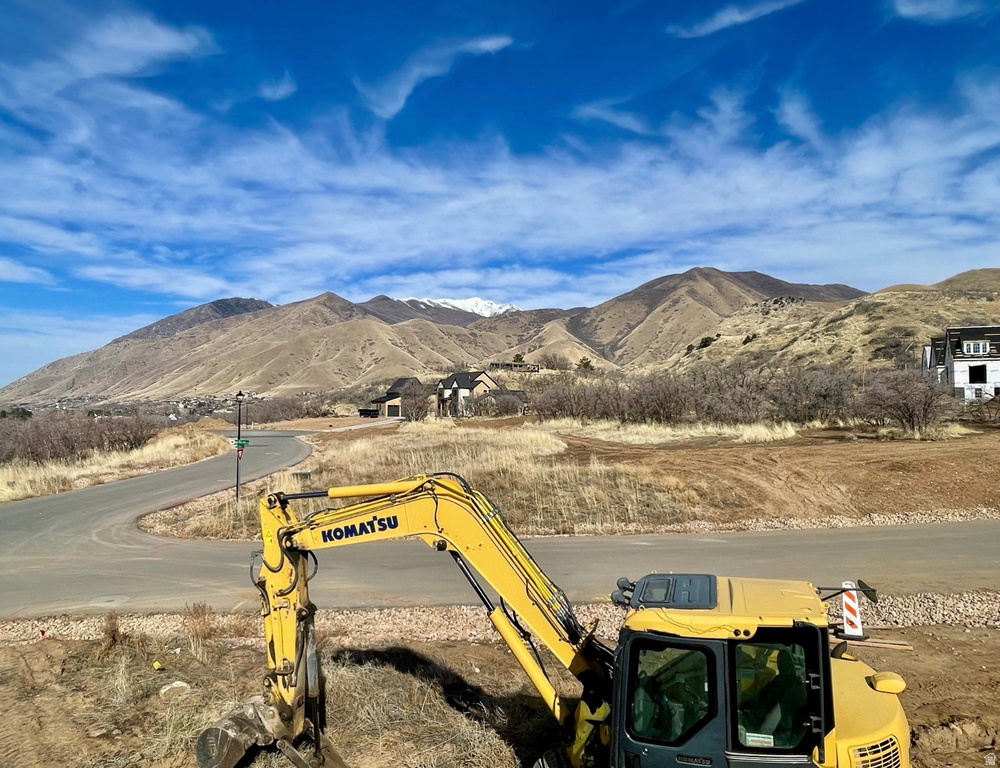 2056 E MAPLE HILLS LN Mapleton, UT 84664