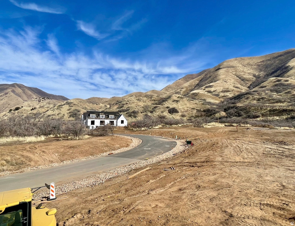 2056 E MAPLE HILLS LN Mapleton, UT 84664