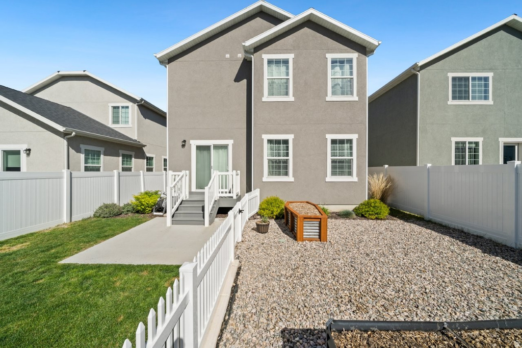 1683 S HAVEN PKWY West Haven, UT 84401