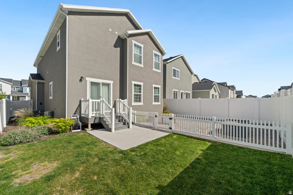 1683 S HAVEN PKWY West Haven, UT 84401