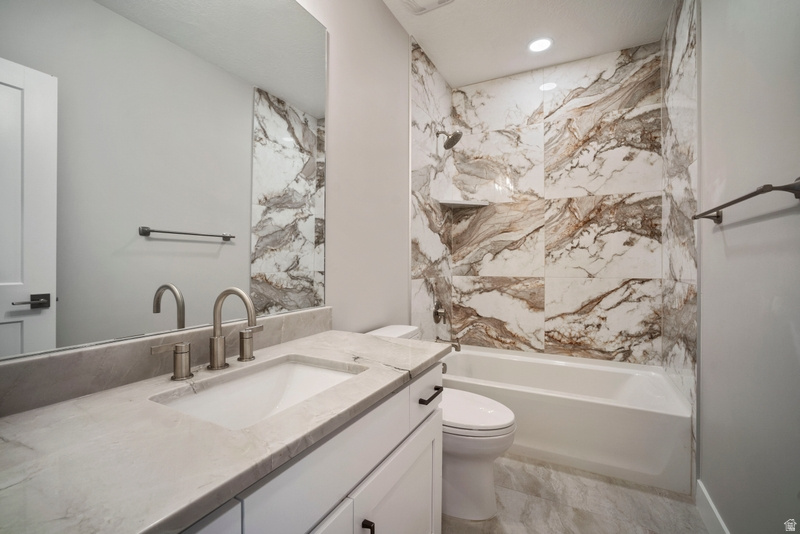 2275 E MEADOWLARK LN North Logan, UT 84341