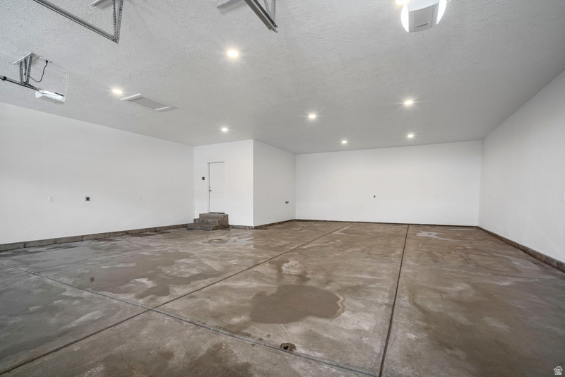 2275 E MEADOWLARK LN North Logan, UT 84341