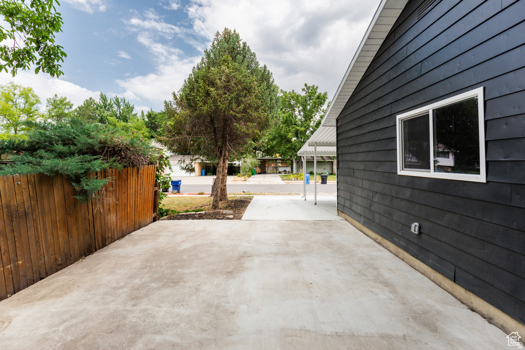 1578 E DELAWARE LN Holladay, UT 84117