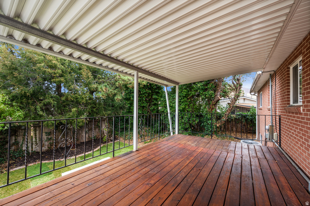 2095 E ROLLING KNOLLS WAY Salt Lake City, UT 84121