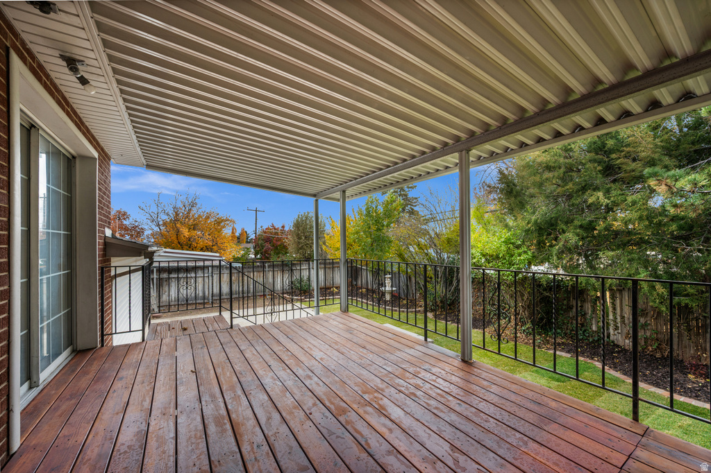 2095 E ROLLING KNOLLS WAY Salt Lake City, UT 84121