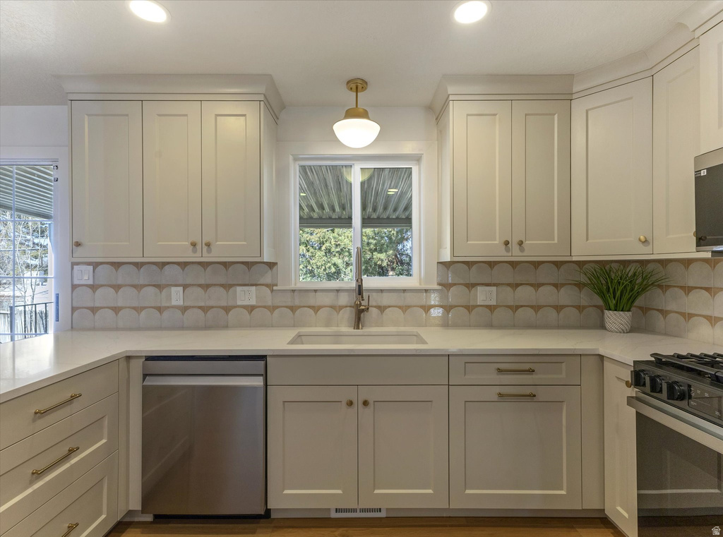 2095 E ROLLING KNOLLS WAY Salt Lake City, UT 84121