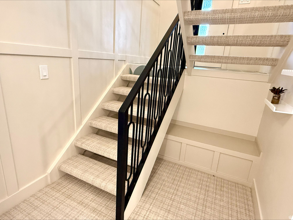 2095 E ROLLING KNOLLS WAY Salt Lake City, UT 84121