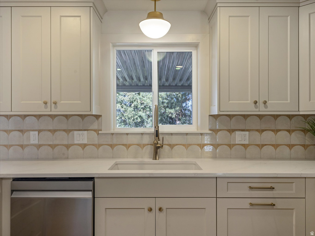 2095 E ROLLING KNOLLS WAY Salt Lake City, UT 84121