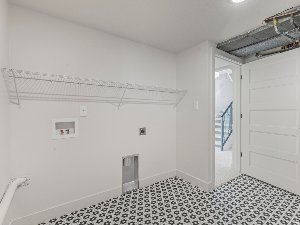 2095 E ROLLING KNOLLS WAY Salt Lake City, UT 84121