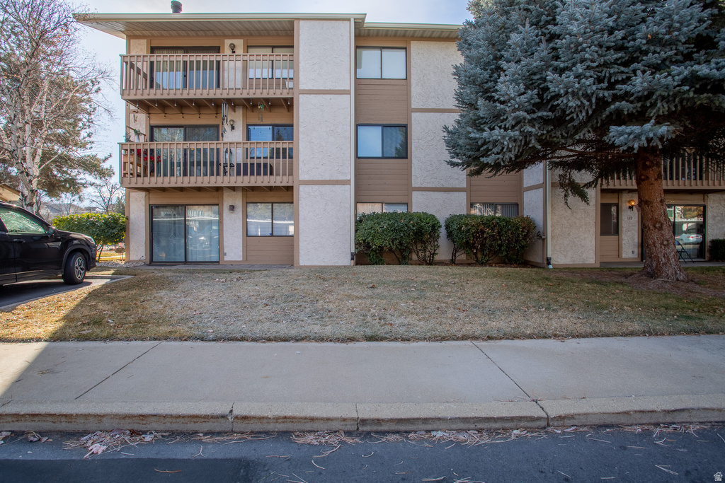 1460 E HIGHLAND COVE LN #124 Millcreek, UT 84106
