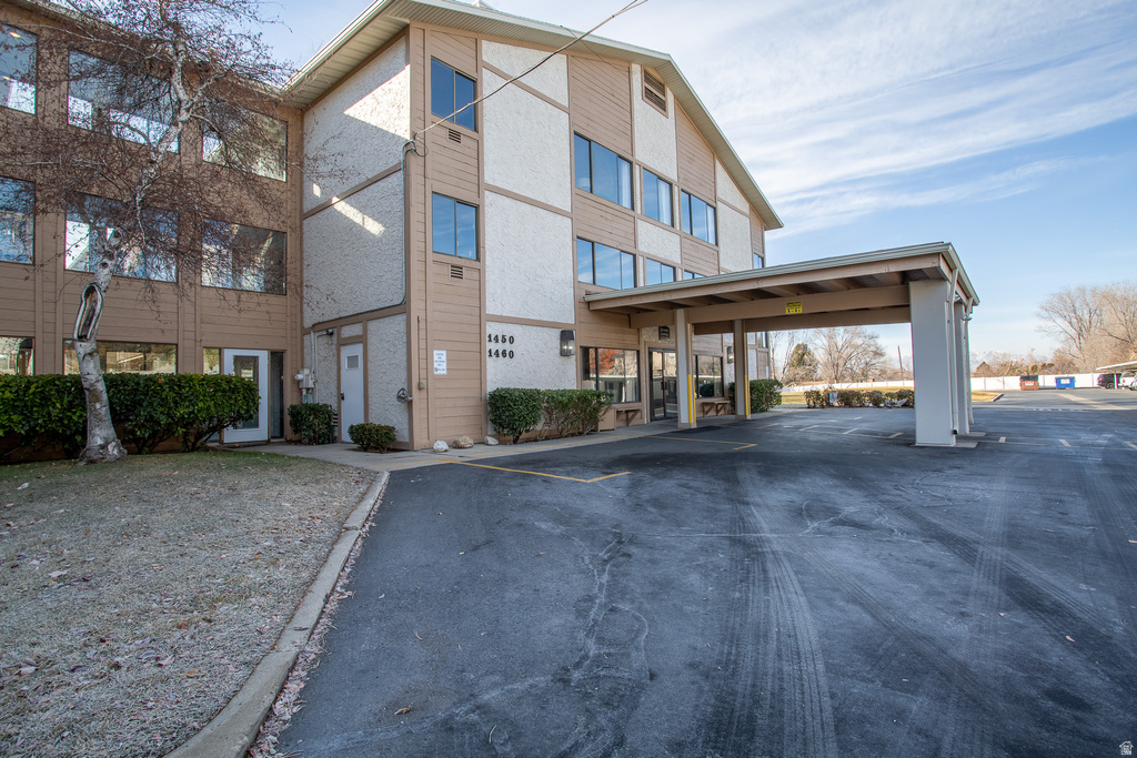 1460 E HIGHLAND COVE LN #124 Millcreek, UT 84106