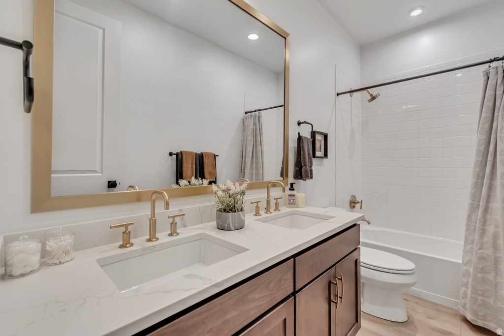 1701 W OAKRIDGE CIR Lehi, UT 84043