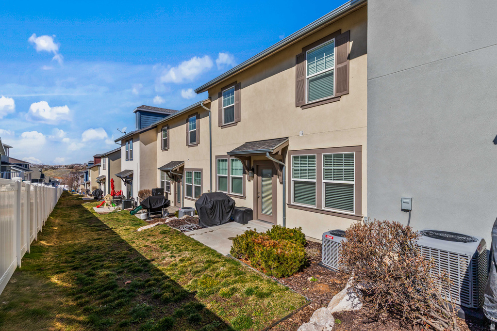 1540 E PRIMROSE LN Layton, UT 84040