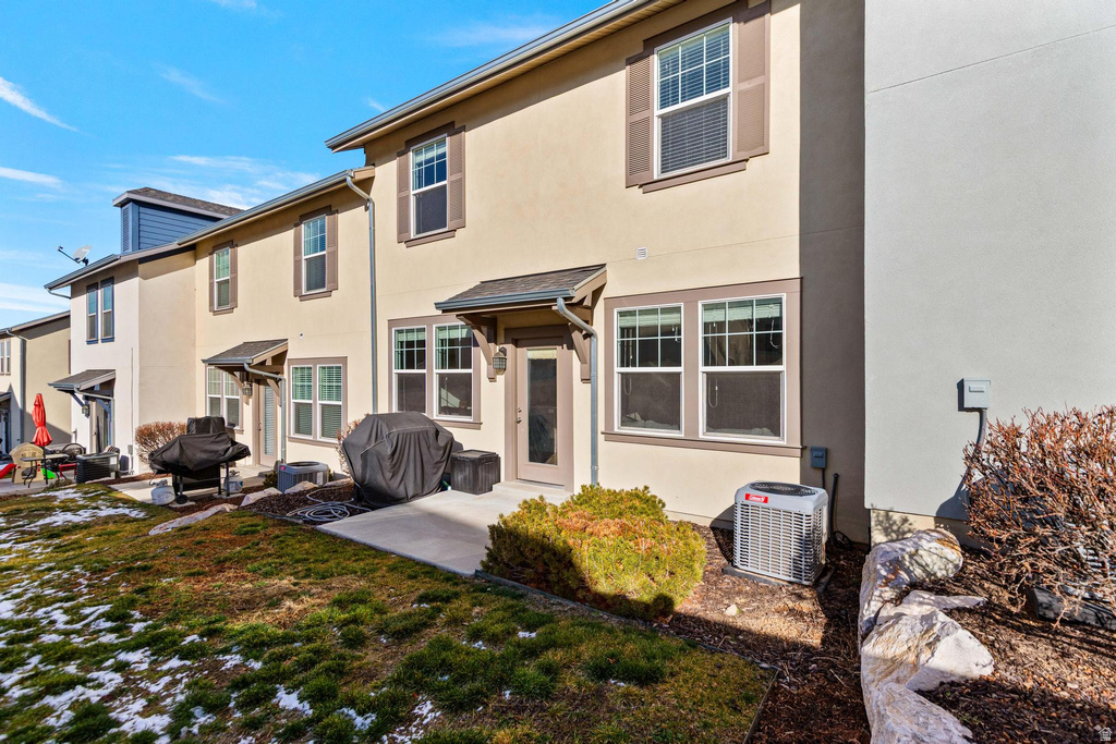 1540 E PRIMROSE LN Layton, UT 84040