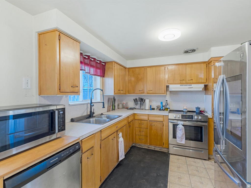 324 FAIRLANE DR Tooele, UT 84074