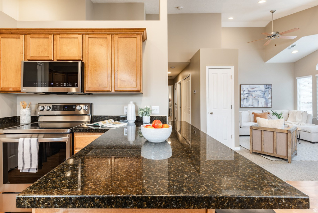 4594 S RED SAGE CT Salt Lake City, UT 84107