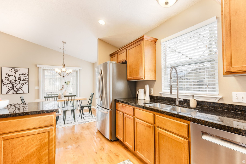 4594 S RED SAGE CT Salt Lake City, UT 84107