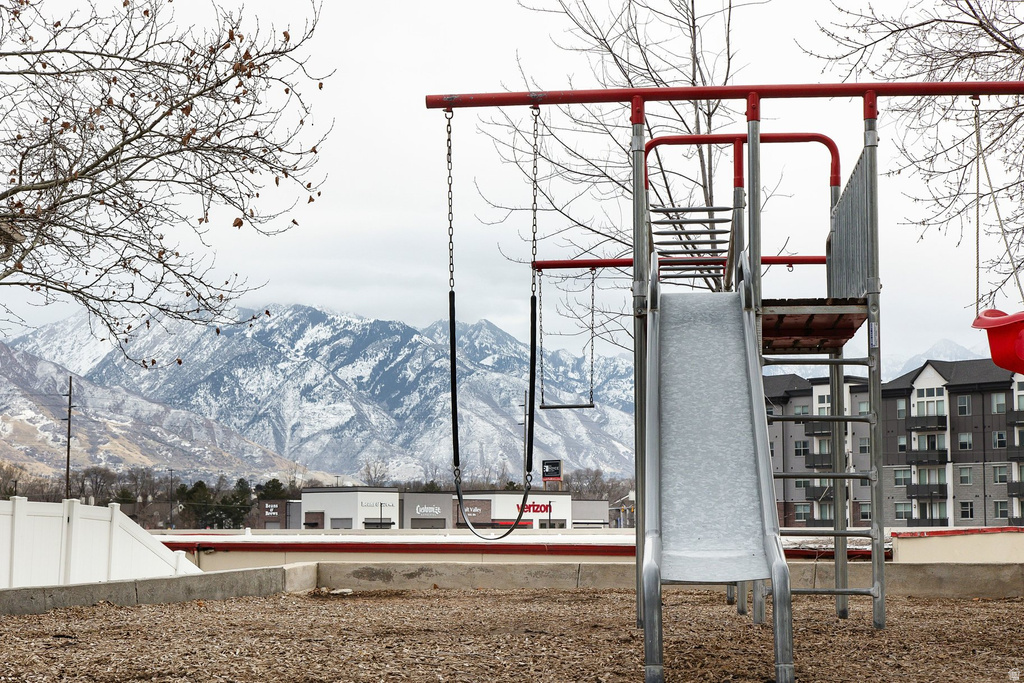 4594 S RED SAGE CT Salt Lake City, UT 84107