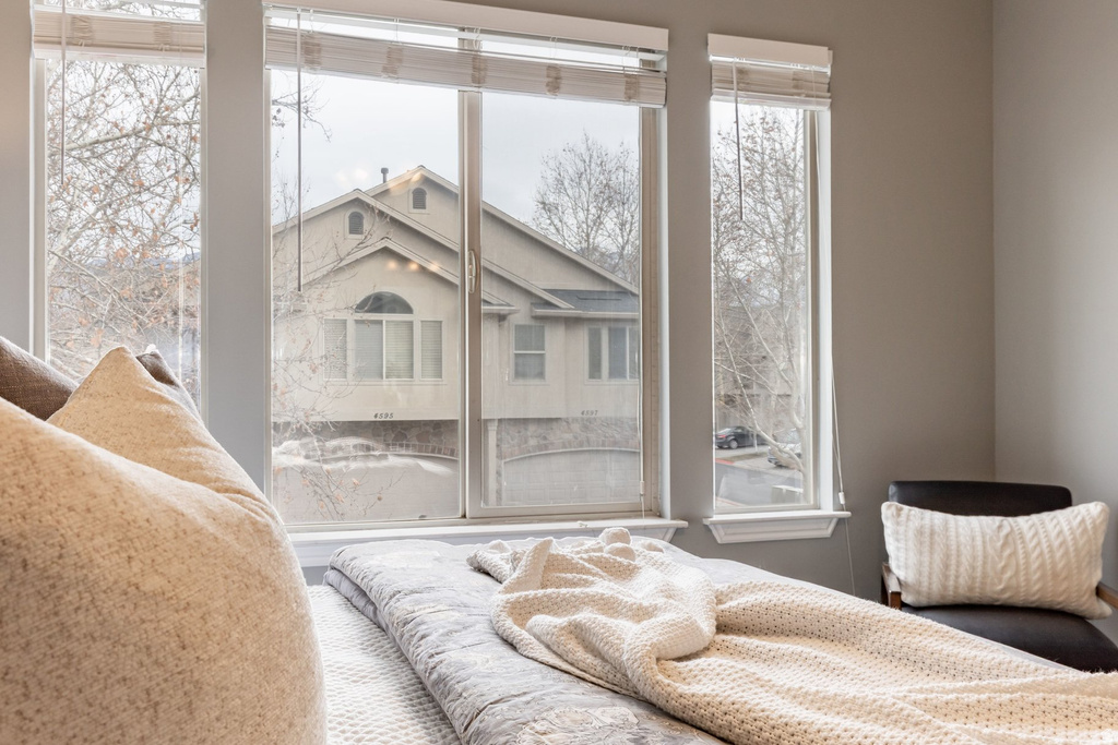 4594 S RED SAGE CT Salt Lake City, UT 84107