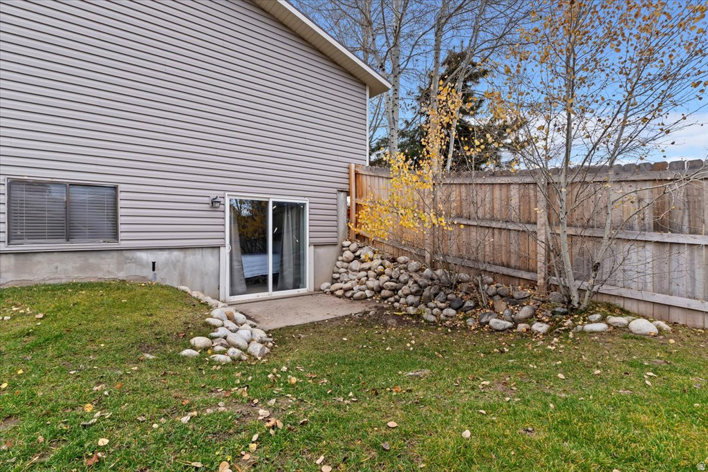 8931 S QUAIL HOLLOW DR Sandy, UT 84093