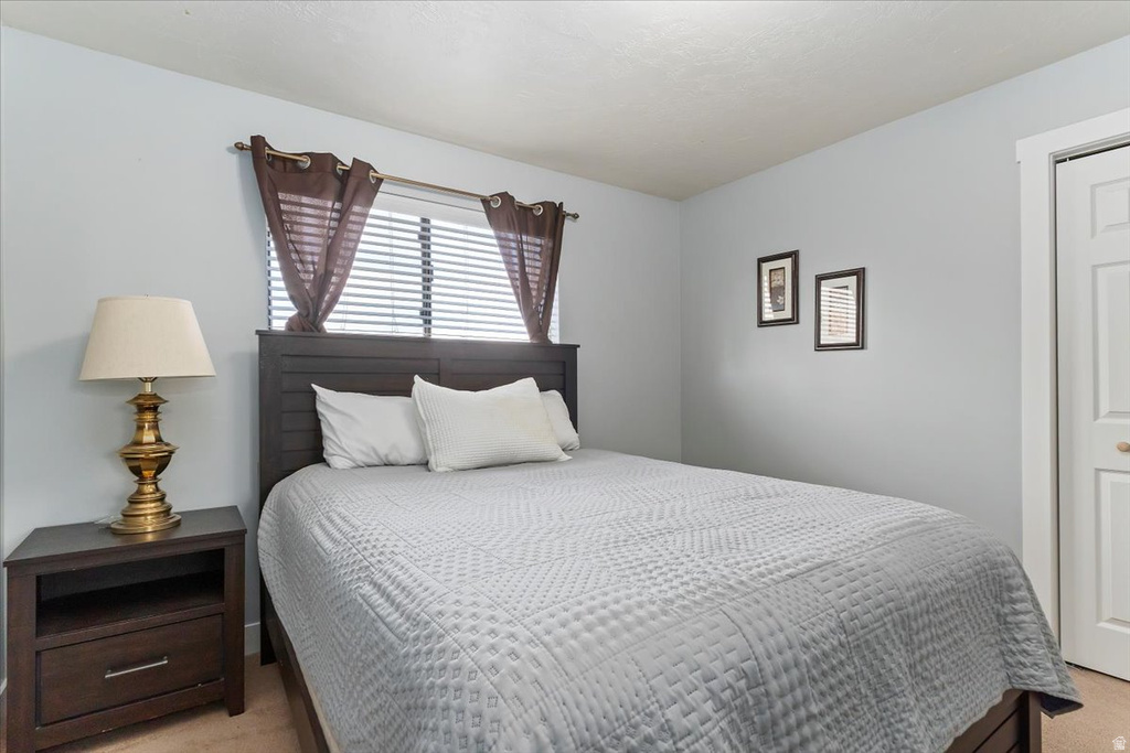 8931 S QUAIL HOLLOW DR Sandy, UT 84093