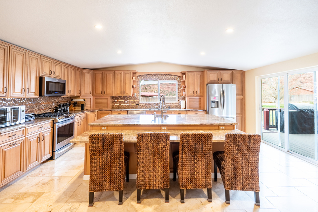 69 E CORONADO LN Moab, UT 84532