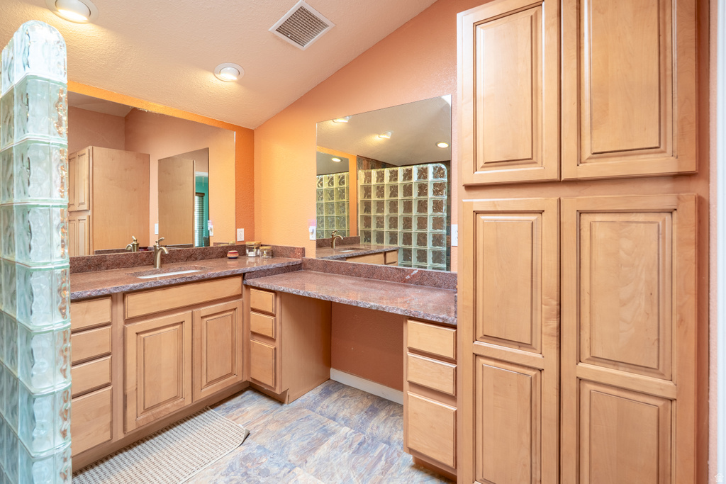 69 E CORONADO LN Moab, UT 84532