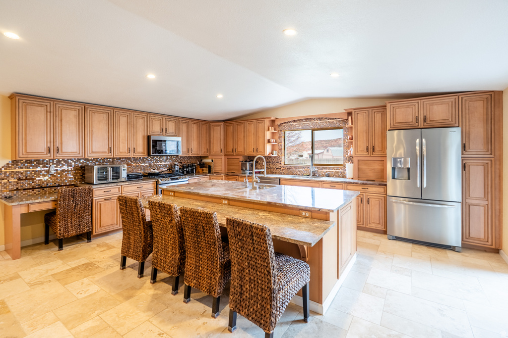 69 E CORONADO LN Moab, UT 84532