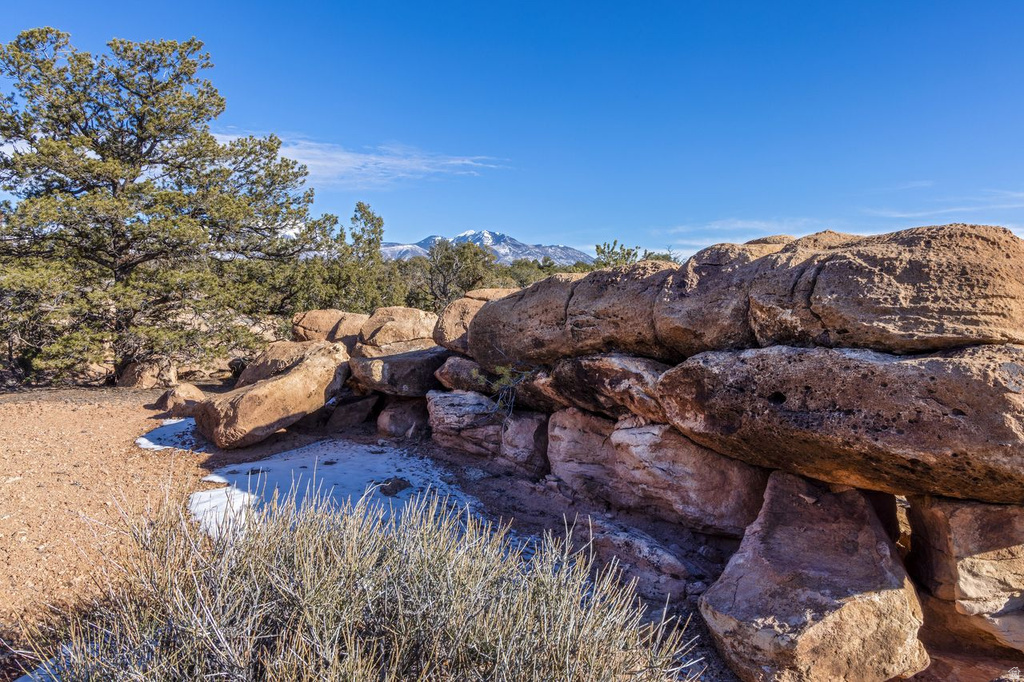 12  PRITCHETT ARCH TRL Moab, UT 84532