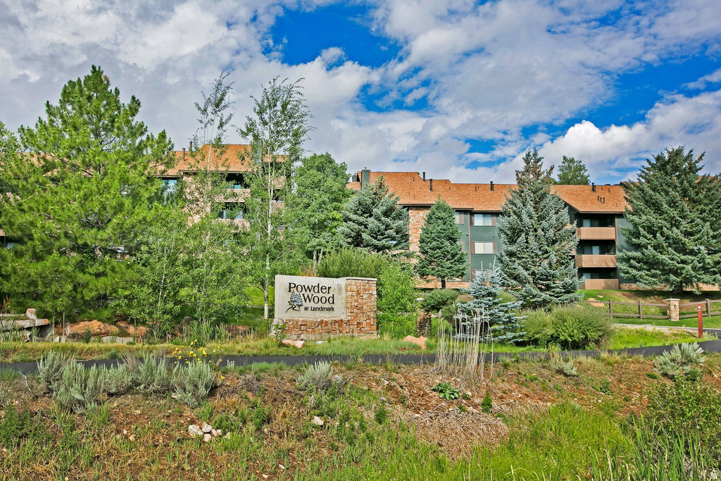 6915 N 2200 W #6C Park City, UT 84098
