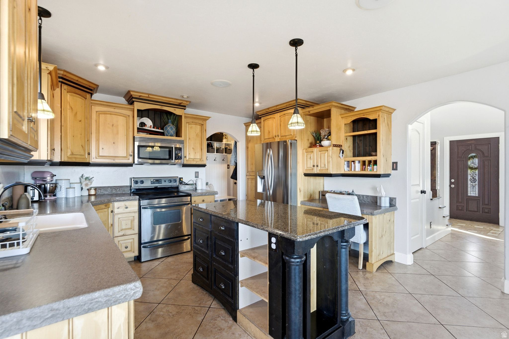 75 S HILLSIDE DR Elk Ridge, UT 84651