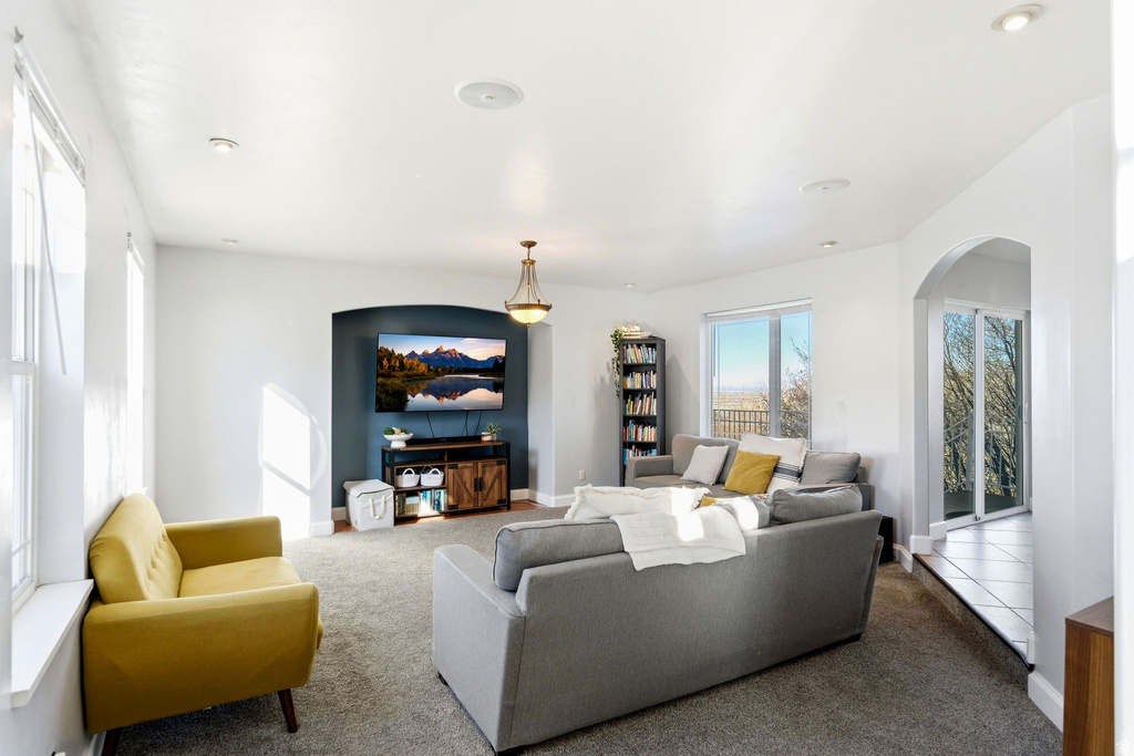 75 S HILLSIDE DR Elk Ridge, UT 84651