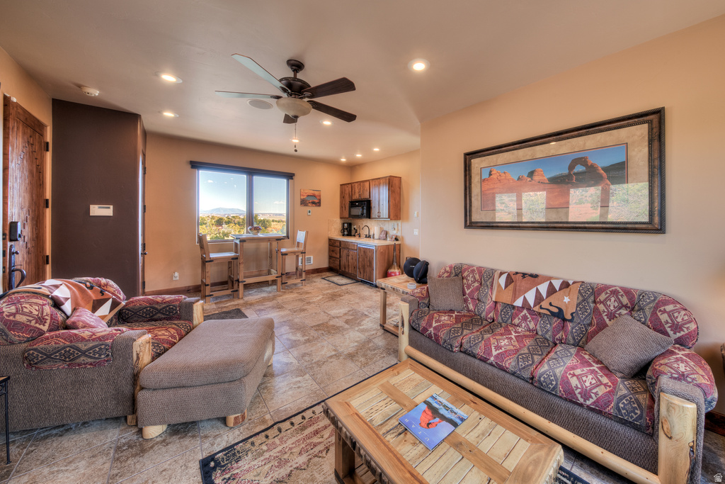 100 S JOE WILSON DR Moab, UT 84532