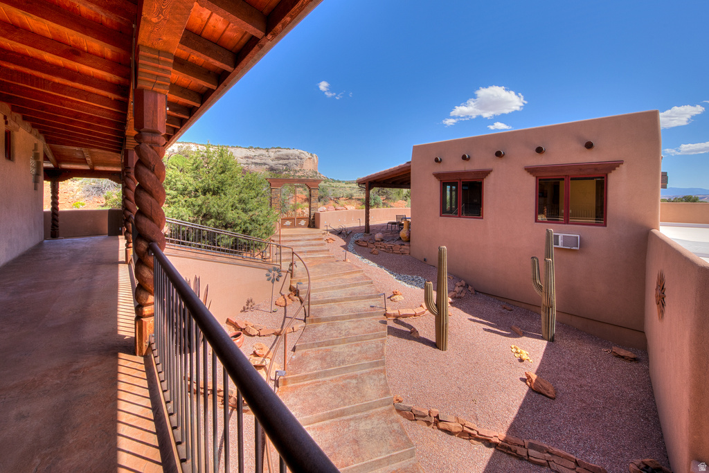 100 S JOE WILSON DR Moab, UT 84532