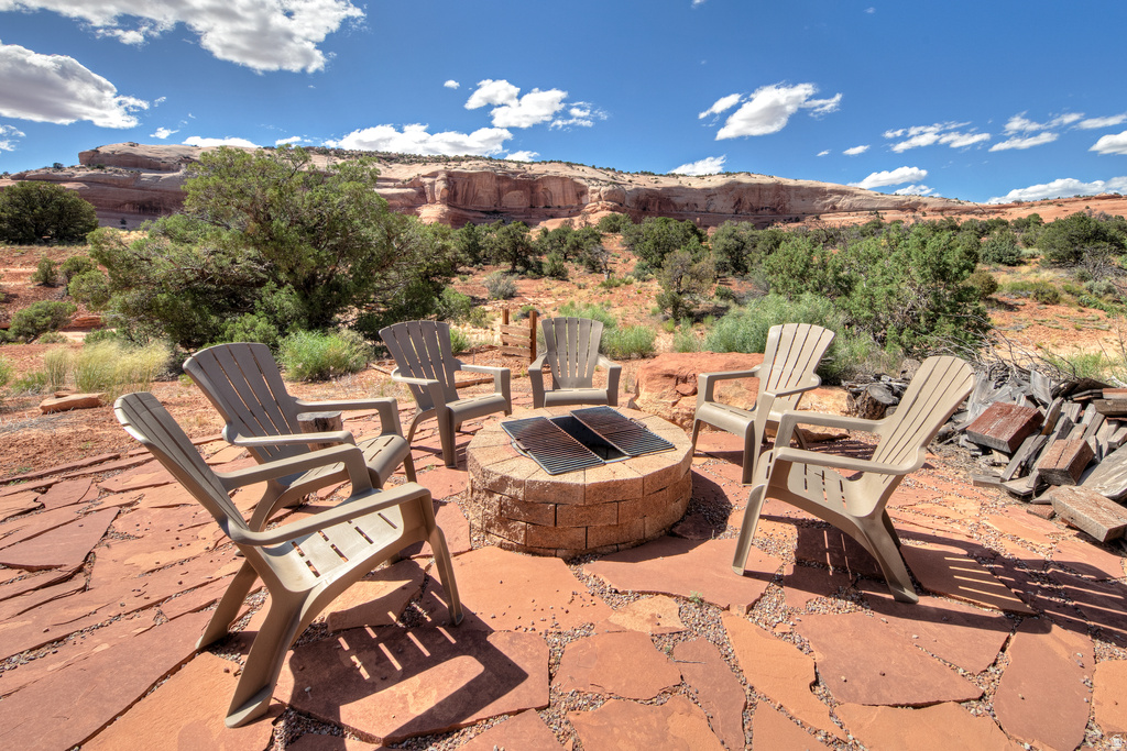 100 S JOE WILSON DR Moab, UT 84532