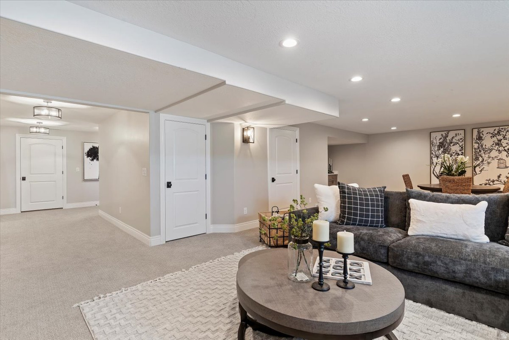 560 S 8600 E Huntsville, UT 84317