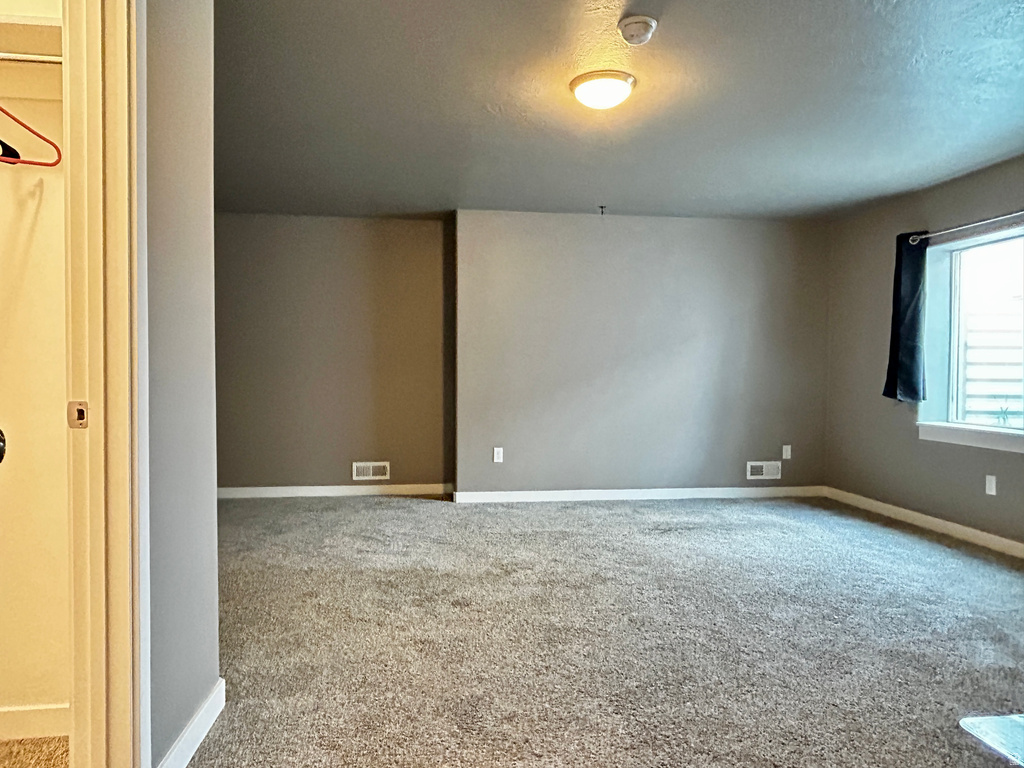 2045 E MINE ROCK RD Lake Point, UT 84074