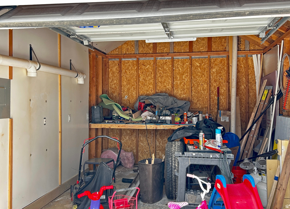 2045 E MINE ROCK RD Lake Point, UT 84074